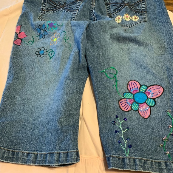 Hand stitched capris - Picture 5 of 5